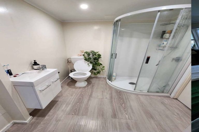 Photo of property in 106 Nicholson Road, Khandallah, Wellington, 6035