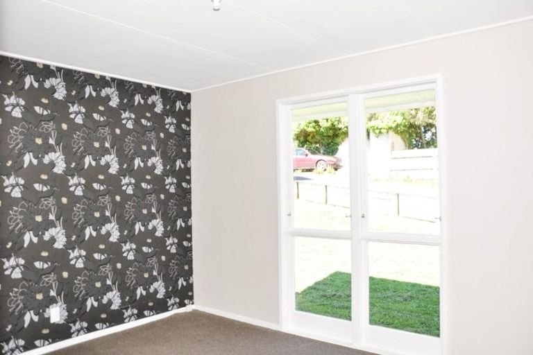 Photo of property in 1 Tawa Place, Waiuku, 2123