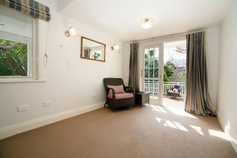 Photo of property in 184 Wadestown Road, Wadestown, Wellington, 6012