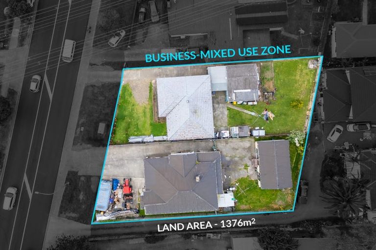 Photo of property in 306 Massey Road, Mangere East, Auckland, 2024