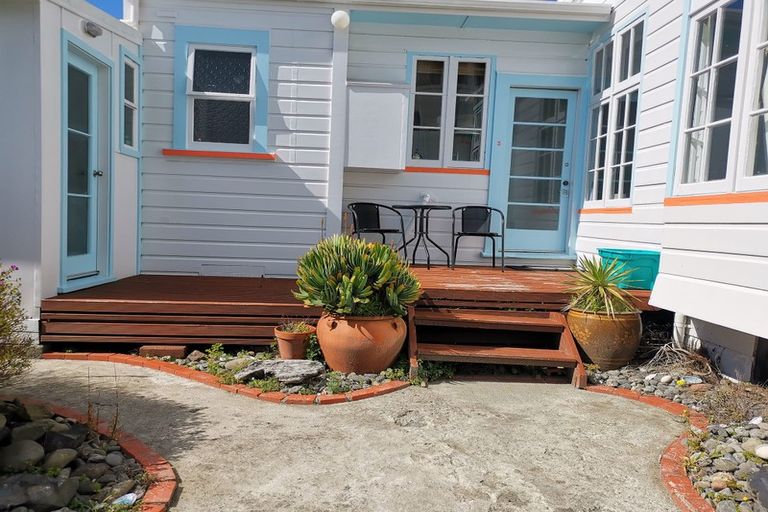 Photo of property in 71 Pirie Street, Mount Victoria, Wellington, 6011