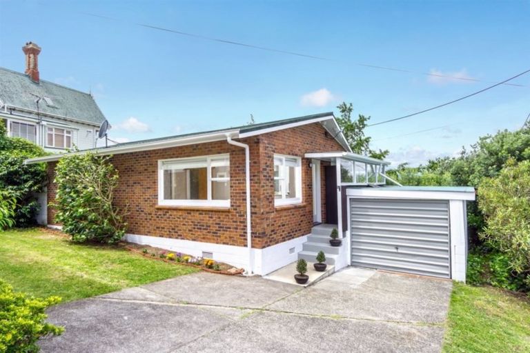 Photo of property in 1/47a Vauxhall Road, Devonport, Auckland, 0624