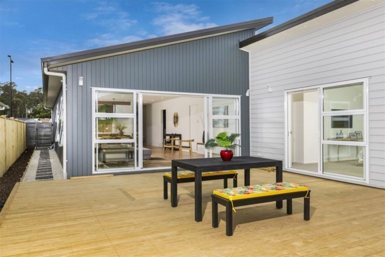 Photo of property in 60 Schoolside Road, Kumeu, 0810
