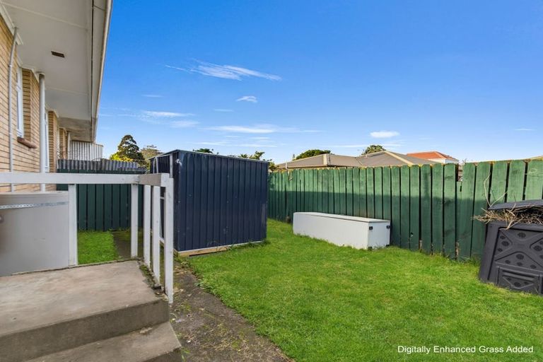 Photo of property in 2/24a Vine Street, Mangere East, Auckland, 2024
