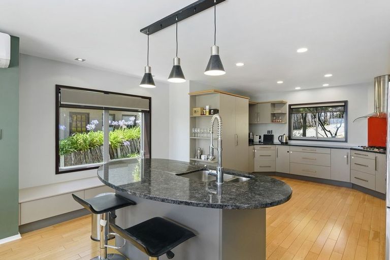 Photo of property in 48 Kotare Street, Waikanae, 5036