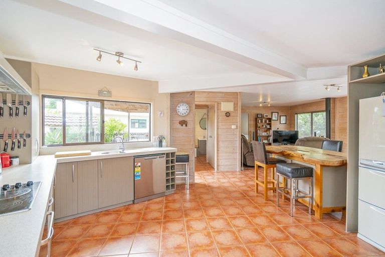 Photo of property in 222 Matarangi Drive, Matarangi, Whitianga, 3592