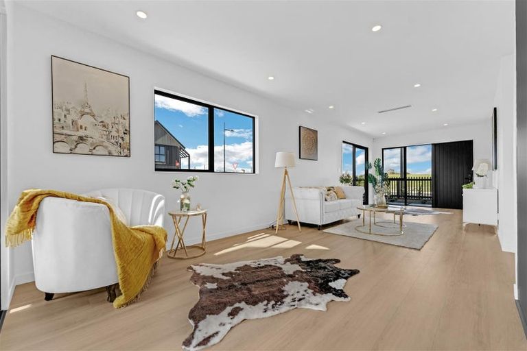 Photo of property in 61 Maungakaraka Road, Karaka, 2580