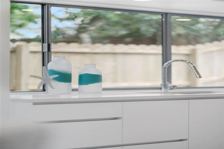 Photo of property in 2/10 Casabella Court, Northpark, Auckland, 2013