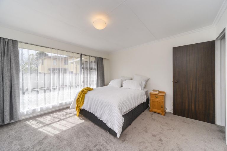 Photo of property in 40 Suzanne Grove, Kelvin Grove, Palmerston North, 4414