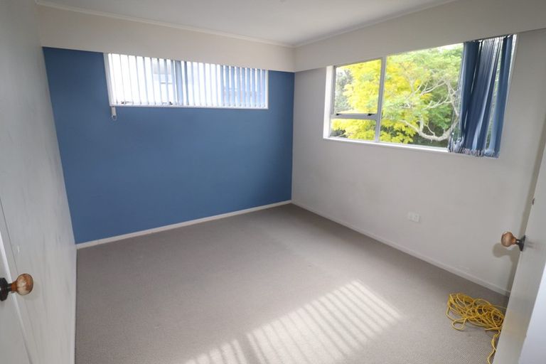 Photo of property in 142 Mokoia Road, Chatswood, Auckland, 0626