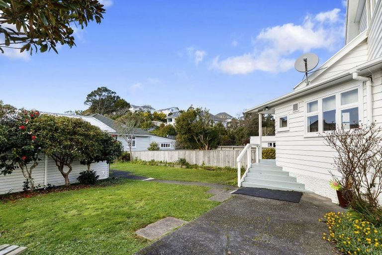 Photo of property in 33 Firth Terrace, Karori, Wellington, 6012