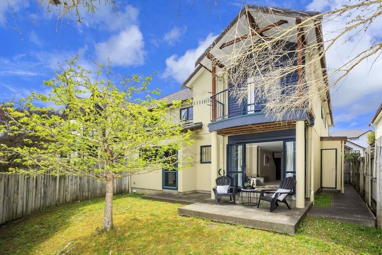 Photo of property in 95 Fields Parade, Oteha, Auckland, 0632