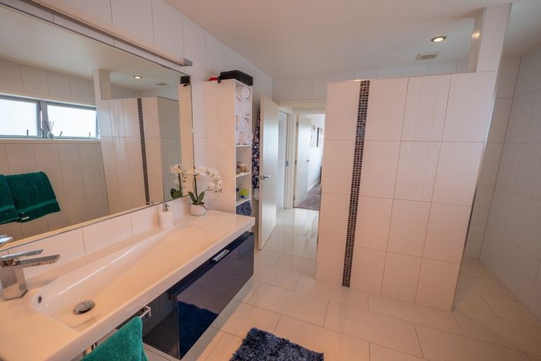 Photo of property in 5 Nancy Wake Place, Cable Bay, 0420