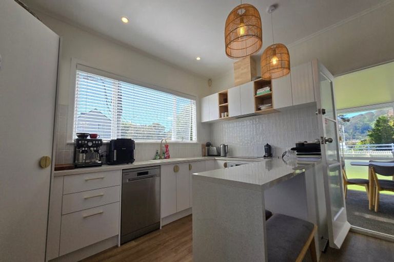 Photo of property in 64 Athlone Crescent, Avalon, Lower Hutt, 5011