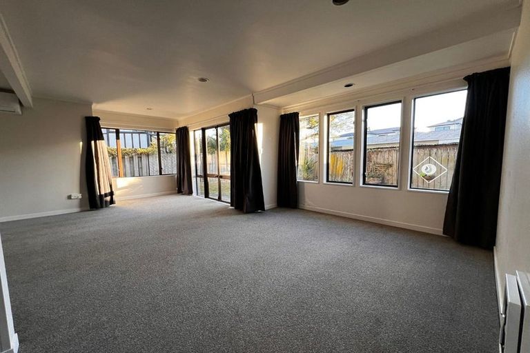 Photo of property in 3/15 Swanson Road, Henderson, Auckland, 0610