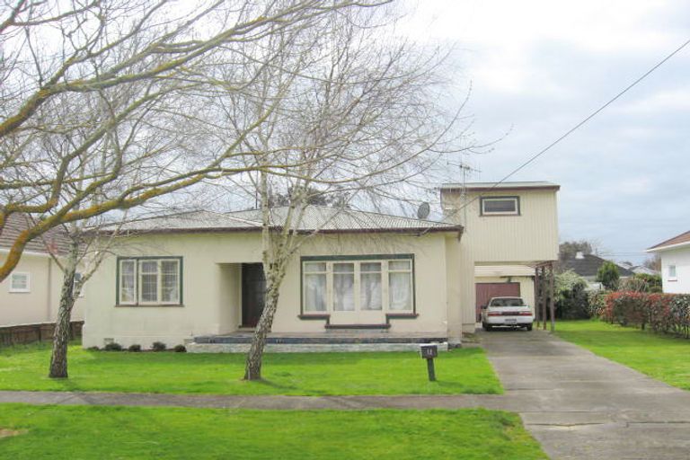 Photo of property in 12 Dudley Street, Levin, 5510