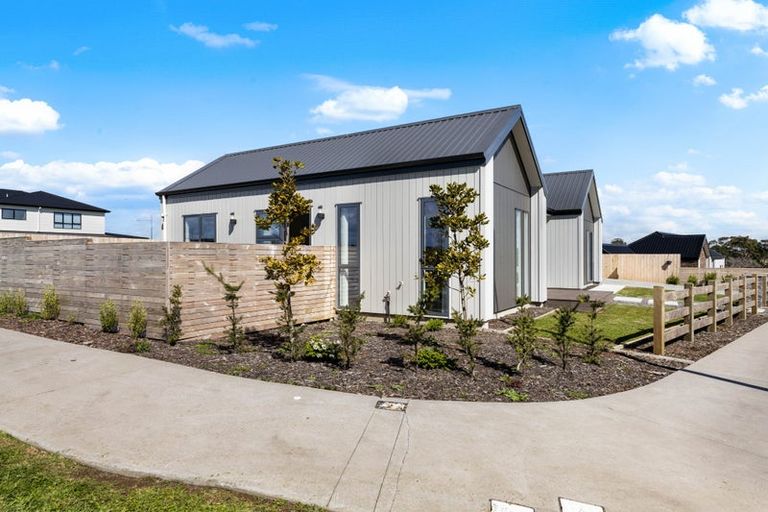 Photo of property in 1 Kentucky Blue Road, Karaka, 2580
