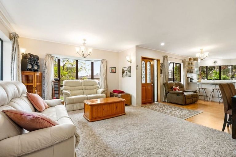 Photo of property in 8a Weiti Road, Orewa, 0931
