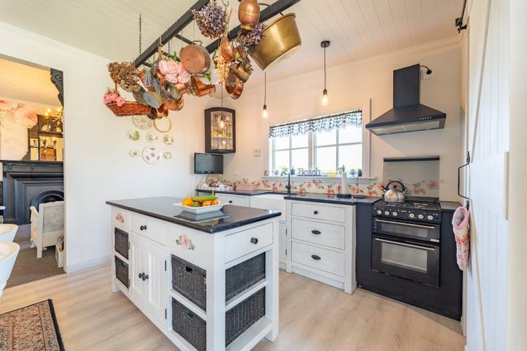 Photo of property in 17 Beach Street, Waikouaiti, 9510