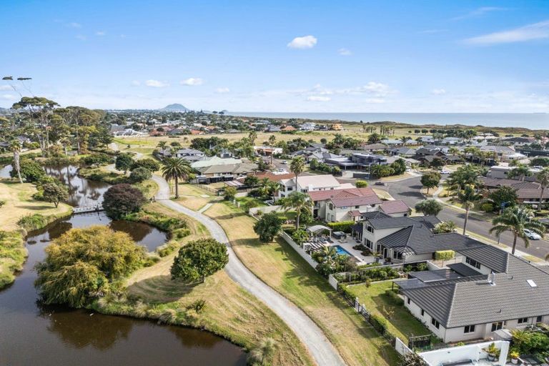 Photo of property in 15 Seychelles Drive, Papamoa Beach, Papamoa, 3118