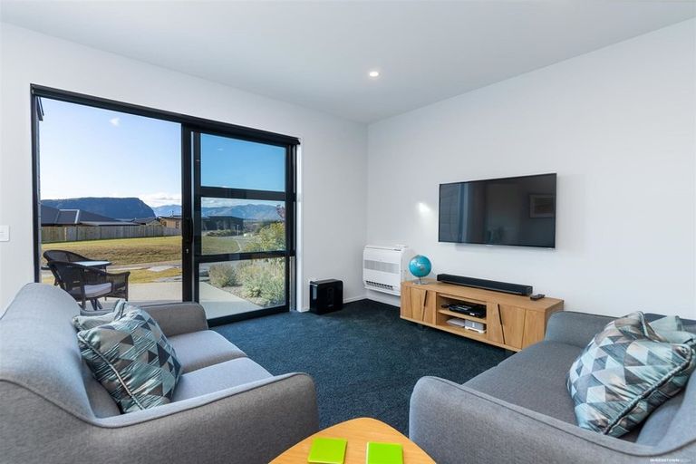 Photo of property in 10 Turnbull Crescent, Wanaka, 9305
