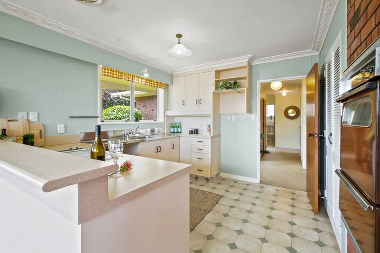 Photo of property in 7 Bushview Place, Upper Vogeltown, New Plymouth, 4310