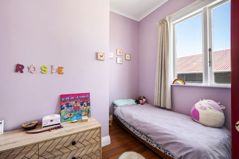 Photo of property in 57 Eden Street, Island Bay, Wellington, 6023