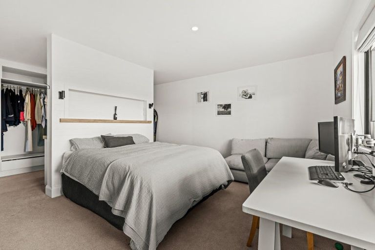 Photo of property in 73 James Cook Street, Havelock North, 4130