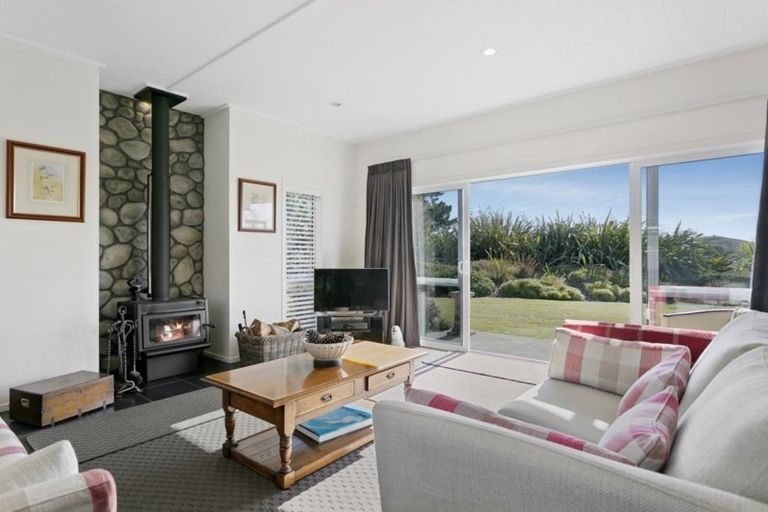 Photo of property in 9 Highland Drive, Acacia Bay, Taupo, 3385