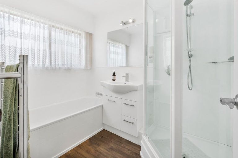 Photo of property in 4 Evelyn Road, Cockle Bay, Auckland, 2014