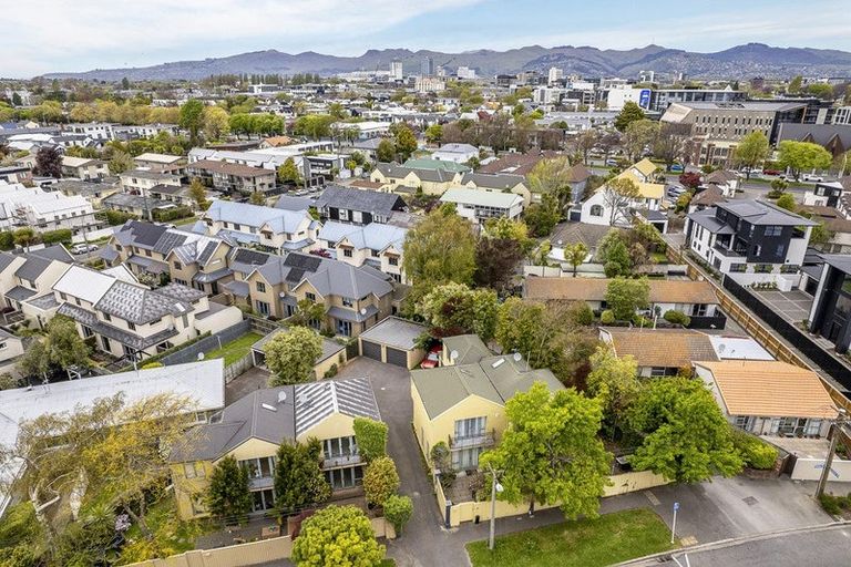 Photo of property in 2/28 Derby Street, St Albans, Christchurch, 8014