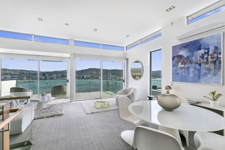 Photo of property in 1/22 The Crescent, Roseneath, Wellington, 6011