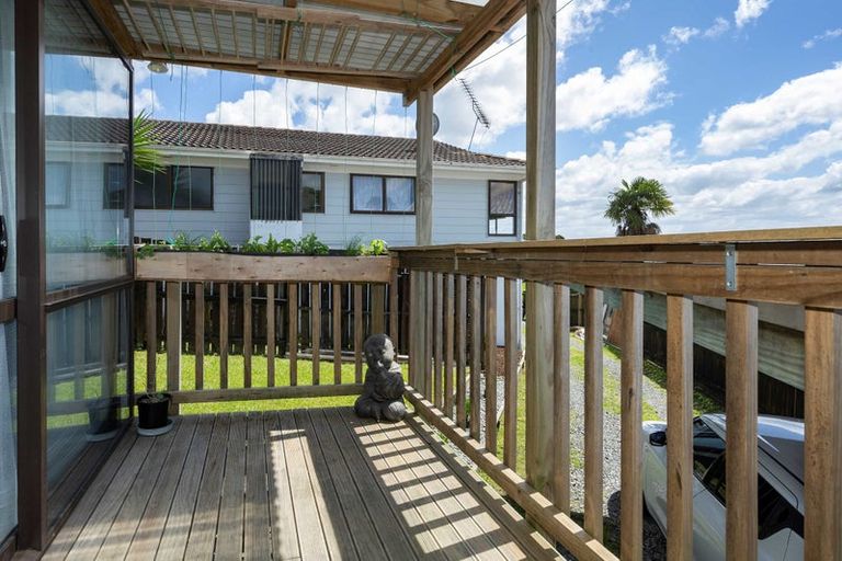 Photo of property in 28 Beauchamp Drive, Massey, Auckland, 0614