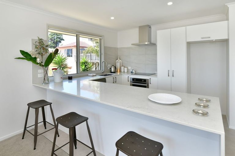Photo of property in 966b Whangaparaoa Road, Manly, Whangaparaoa, 0930