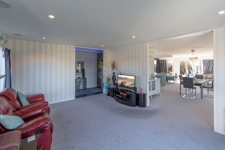 Photo of property in 3 Te Wairewa Street, Pegasus, 7612