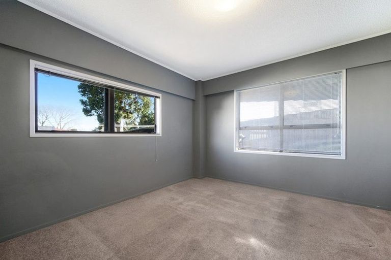 Photo of property in 13 Walden Place, Mangere East, Auckland, 2024