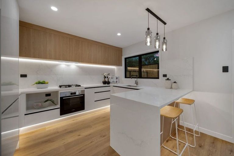 Photo of property in 25 Taipahitini Road, Rosehill, 2113