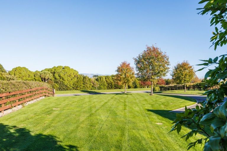 Photo of property in 20 Loveston Lane, Kelvin Grove, Palmerston North, 4470