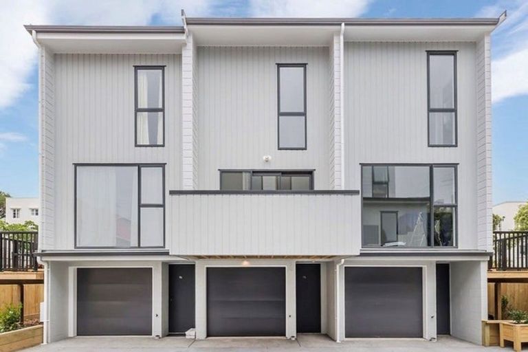 Photo of property in 77c Herald Street, Berhampore, Wellington, 6023