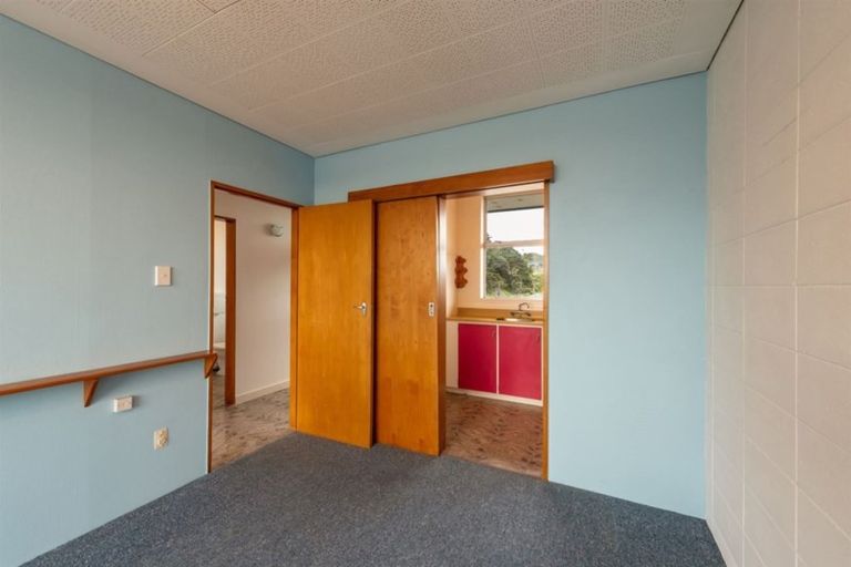 Photo of property in Beresford Apartments, 18/118 Russell Terrace, Berhampore, Wellington, 6023