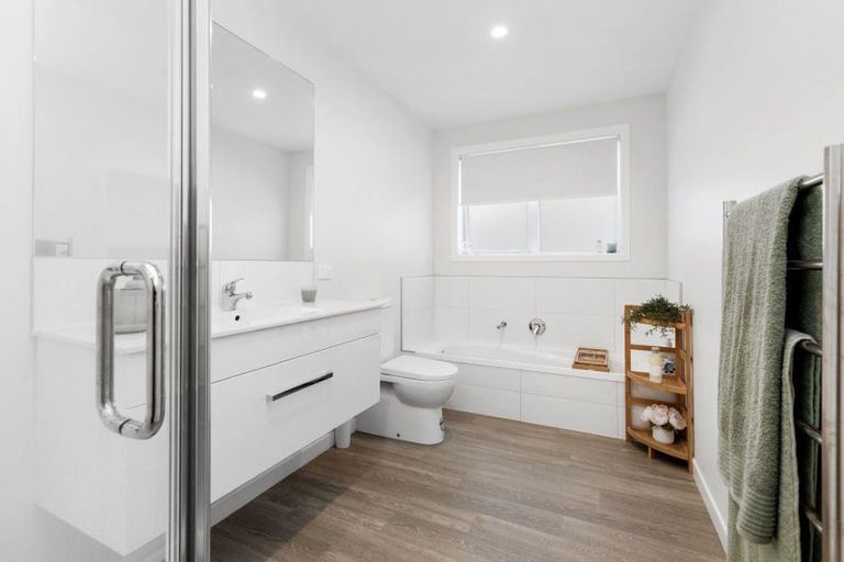 Photo of property in 92 Penetaka Heights, Pyes Pa, Tauranga, 3112