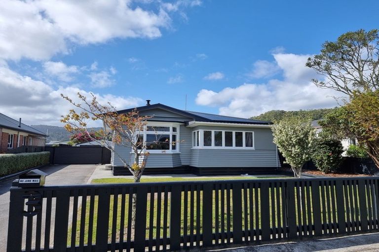 Photo of property in 3 Byron Street, Greymouth, 7805