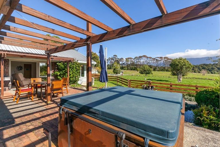 Photo of property in 70 Central Takaka Road, Takaka, 7183