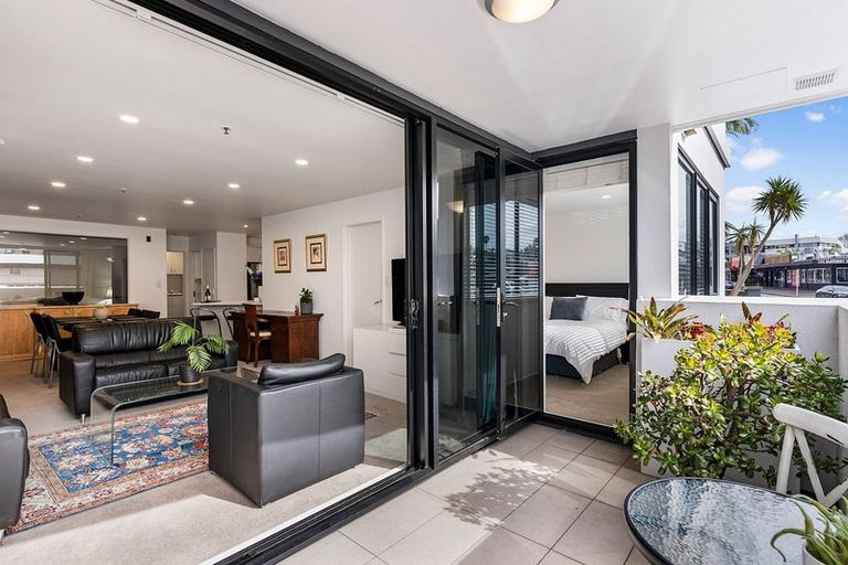 Photo of property in 1i/175 Hurstmere Road, Takapuna, Auckland, 0622