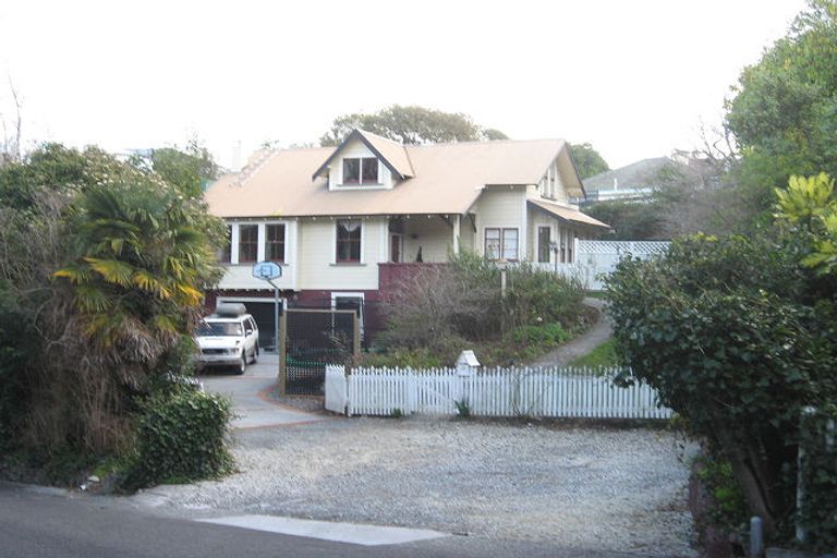 Photo of property in 10 Thompson Road, Bluff Hill, Napier, 4110