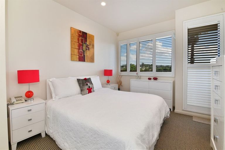 Photo of property in 44 Marellen Drive, Red Beach, 0932