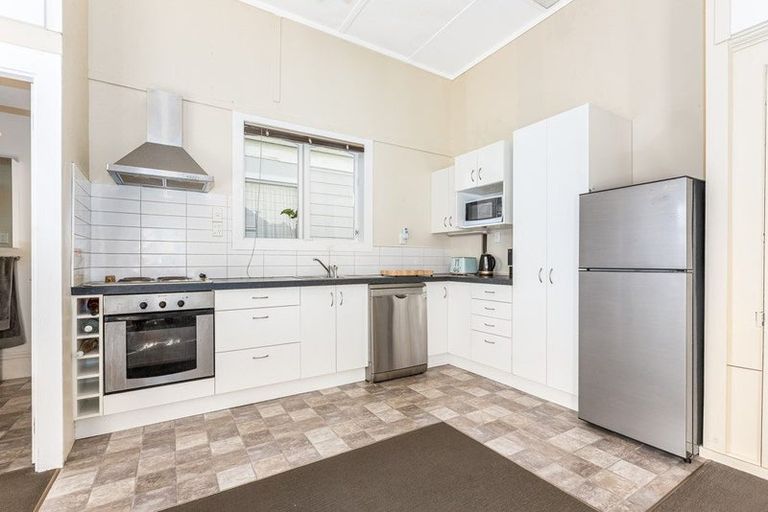 Photo of property in 15 Porritt Avenue, Mount Victoria, Wellington, 6011