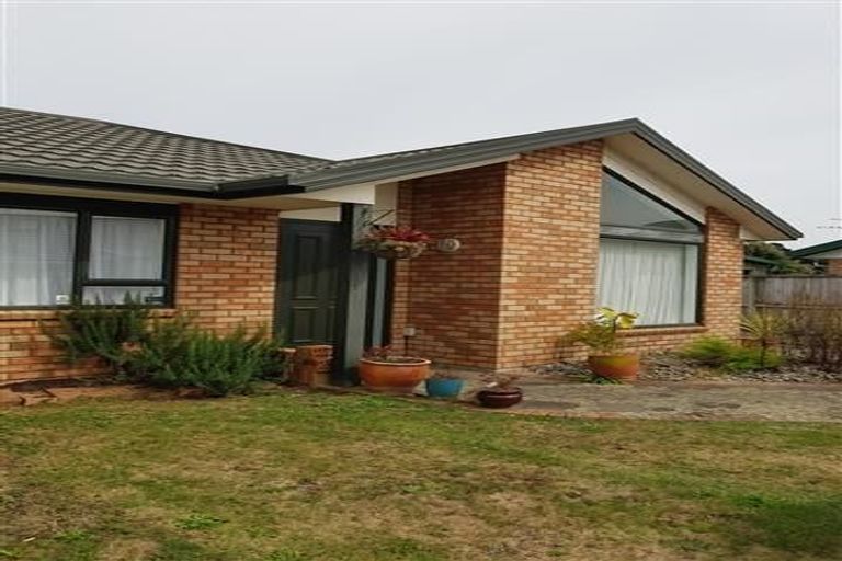Photo of property in 39a Apple Terrace, Ranui, Porirua, 5024