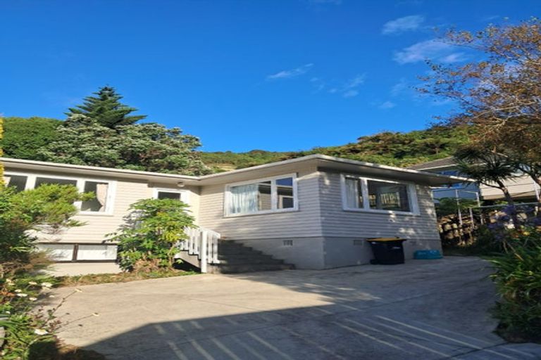 Photo of property in 107 Parkvale Road, Karori, Wellington, 6012
