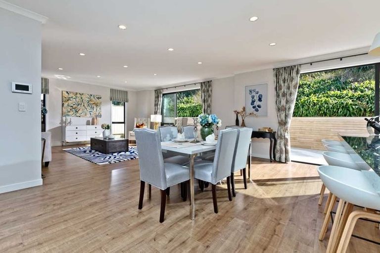 Photo of property in 5 Shelby Place, Long Bay, Auckland, 0630